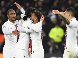 Le groupe est heureux pour Cavani. Goal