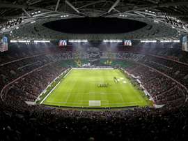 Cavani on target as hosts lose Puskas Arena opener. GOAL