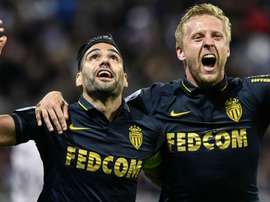 Radamel Falcao et Kamil Glik lors du Lyon-Monaco. Goal