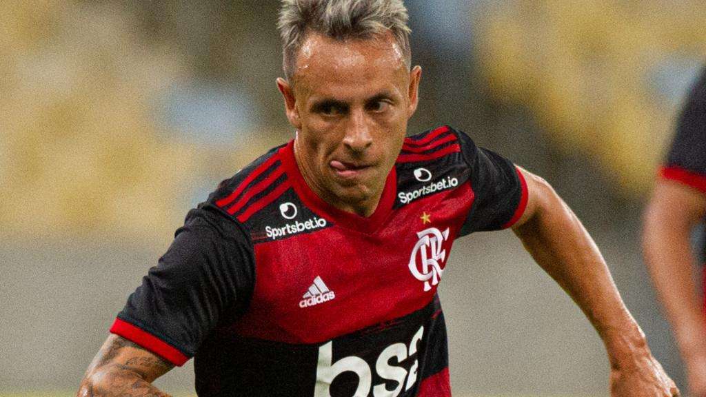 Proposta Do Olympiakos Agrada E Rafinha Esta Perto Do Adeus Ao Flamengo Besoccer