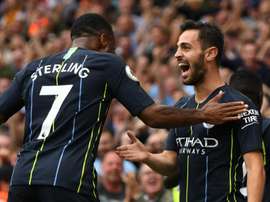 Raheem Sterling prend la défense de Bernardo Silva. Goal