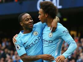Sané, Sterling e Mendy come Cupido: aiutano un fan a fare colpo