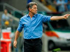 Técnico quer renovar, mas não por muito tempo. Goal