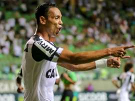 América-MG 1 x 3 Atlético-MG: Galo vence clássico, espanta crise e volta ao G-4