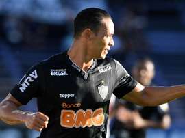 Ricardo Oliveira iguala Zico em gols na Libertadores