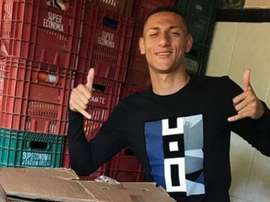 Richarlison reforça carisma com atitudes extracampo. AFP