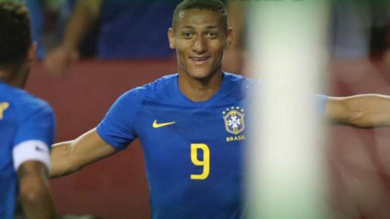 Richarlison I Used To Copy Some Of Neymar S Haircuts Besoccer