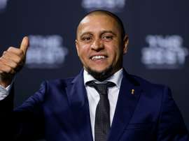 Mais de um ano depois, Roberto Carlos volta aos bancos. Goal