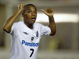 Robinho terá de brigar por espaço no Santos. Goal