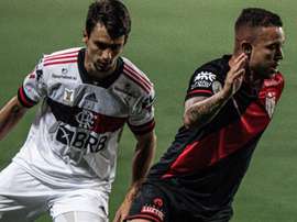 Jogadores pedem tempo para assimilarem o jogo posicional de Domènec. AFP