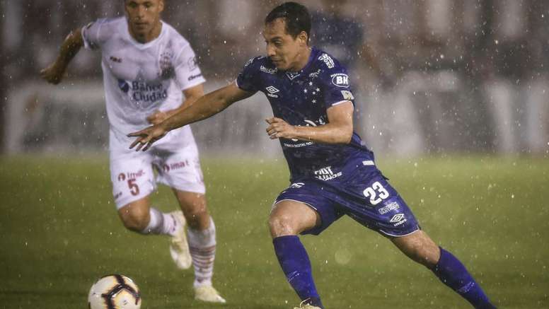 Copa Libertadores Review Cruzeiro Brave Rain Power Outage Halts Deportivo Lara Emelec Besoccer