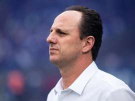 Quem vai contratar Rogério Ceni: Athletico, Santos ou Fortaleza?