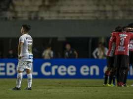 Santos empata no Pacaembu e é eliminado na Sul-Americana.