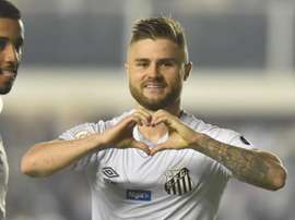 Santos recusa proposta por Eduardo Sasha e vê Grêmio de olho em Carlos Sánchez