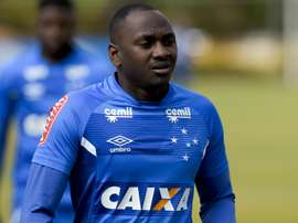 Cruzeiro aceita solicitação de Sassá e adia cirurgia no joelho