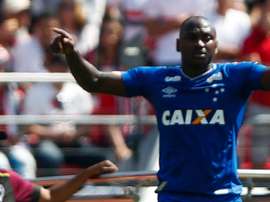 Com gol de Sassá, Cruzeiro vence o Ceará