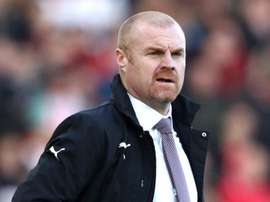 Dyche refuses to over-question players after Everton defeat. GOAL