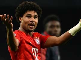 Gnabry vuole il pallone ma Javi Martinez lo calcia in curva. Goal
