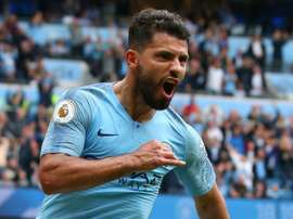 Pep vibra com renovação de Agüero no City