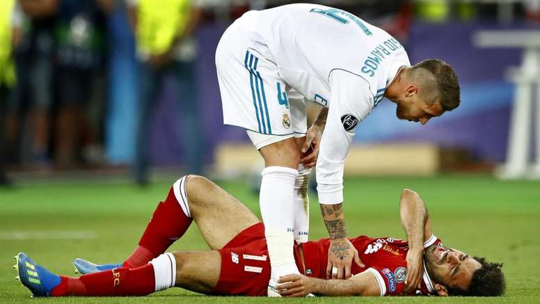 Sergio Ramos injured Mo Salah in the Champions League final in Kiev. GOAL