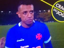 Sidão é craque do jogo e esquece o troféu. Goal