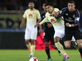Silvio Romero fighting against Cristiano Ronaldo. Goal