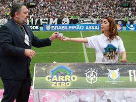 A polêmica do carro é sorteado para torcedora do Botafogo que não estava no estádio. GOAL