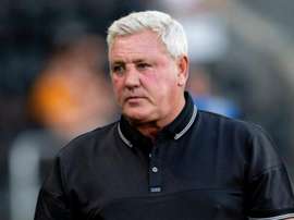 Steve Bruce won two promotions with Hull. GOAL