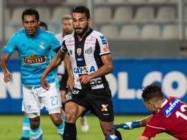 Meia do 'Peixe' tem muito mercado. Goal