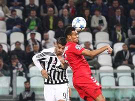 Kolodziejczak se rapproche du Chaudron. Goal