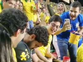 Torcedor dorme no jogo do Brasil e viraliza. Goal