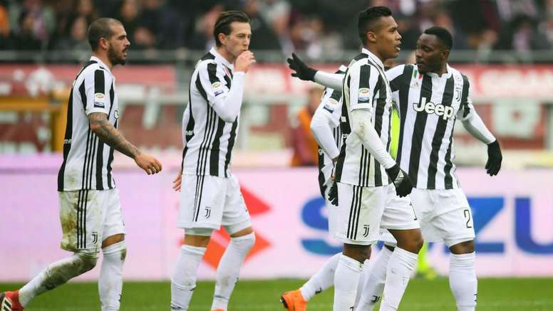 La Vieille Dame Remet La Pression Sur Naples Besoccer