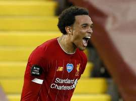 Alexander-Arnold meilleur jeune joueur de la saison en Premier League. goal