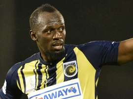 Bolt pourrait devenir un joueur pro. Goal
