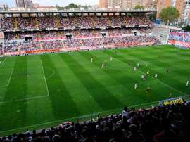 Stadio del Rayo insicuro? Gli operai testano la resistenza saltando