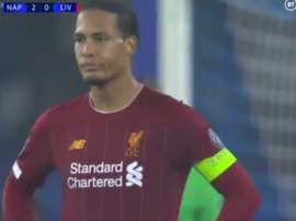 Van Dijk também erra? Entregada do zagueiro vira meme nas redes; confira