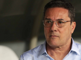 Sonhando com Sampaoli, Palmeiras acorda com Luxemburgo e torcida se manifesta. AFP