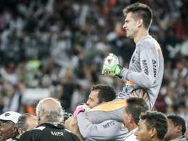 Gilberto Silva relembra o milagre de Victor na Libertadores. EFE
