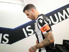 Captain Vieirinha was substituted on despite his serious knee injury. GOAL