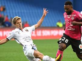Vincent Koziello et Stephane Sessegnon lors de MHSC-Nice. GOAL