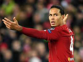 Van Dijk fa impazzire i social: disturba Kean... urlando. Goal