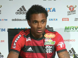 Vitinho deve ficar no banco de reservas. Goal