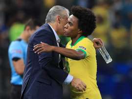 Tite reuniu quarteto e até Willian para explicar mudança que fez Brasil reagir