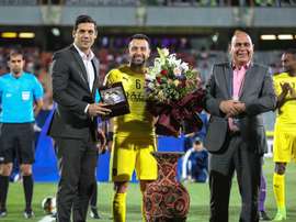 Xavi dá adeus ao futebol em dia de homenagens e agradecimentos