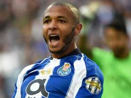 Yacine Brahimi signe au Qatar. GOAL