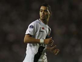 Vídeos mostram Yago Pikachu tentando agredir torcedor em chegada do Vasco. Goal
