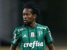 O lendário canhoto: Zé Roberto. Goal