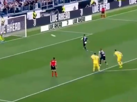 Cristiano volta a marcar de pênalti e já soma 30 gols pela Juve. Captura/Movistar