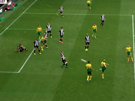 Pukki marcó otro golazo. Captura/PremierLeague/DAZN