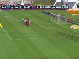 Gran gol de libre directo de Sebastián Viera. WinSports